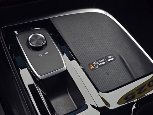 Certified 2025 Buick Enclave Sport Touring image 17