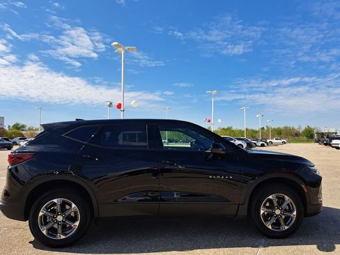 Used 2025 Chevrolet Blazer LT image 4