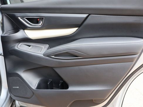 Used 2022 Subaru Ascent Limited w/ Technology Package image 12