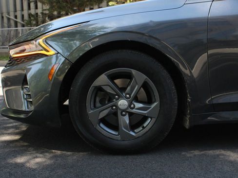 Used 2021 Kia K5 LXS image 11