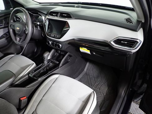 Used 2021 Chevrolet TrailBlazer LT w/ Sun and Liftgate Package image 35