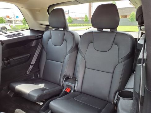 Used 2016 Volvo XC90 T6 Momentum AWD/4WD image 19