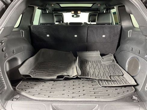 Used 2021 Jeep Grand Cherokee Limited w/ Luxury Group II image 48