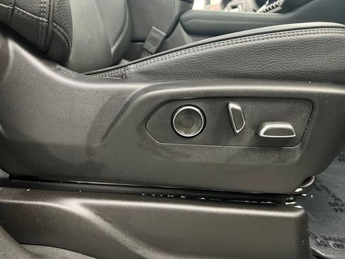 Used 2025 GMC Yukon Denali image 25