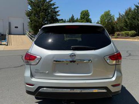 Used 2014 Nissan Pathfinder S image 7