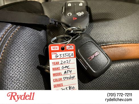 Used 2021 GMC Sierra 1500 AT4 w/ AT4 Preferred Package AWD/4WD image 6