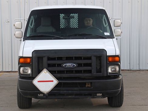Used 2010 Ford E-350 and Econoline 350 Extended Super Duty image 22
