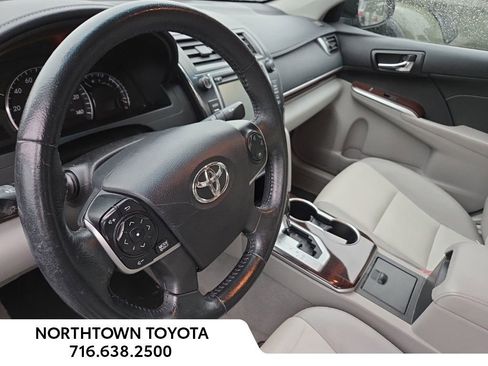 Used 2014 Toyota Camry XLE image 14