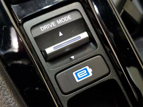 Certified 2025 Honda Accord Sport image 37