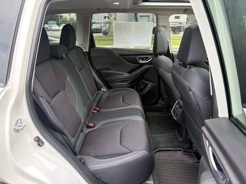 Used 2023 Subaru Forester Premium AWD/4WD image 25