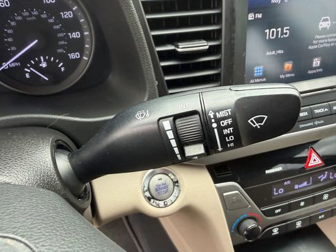 Used 2017 Hyundai Elantra Value Edition FWD image 41