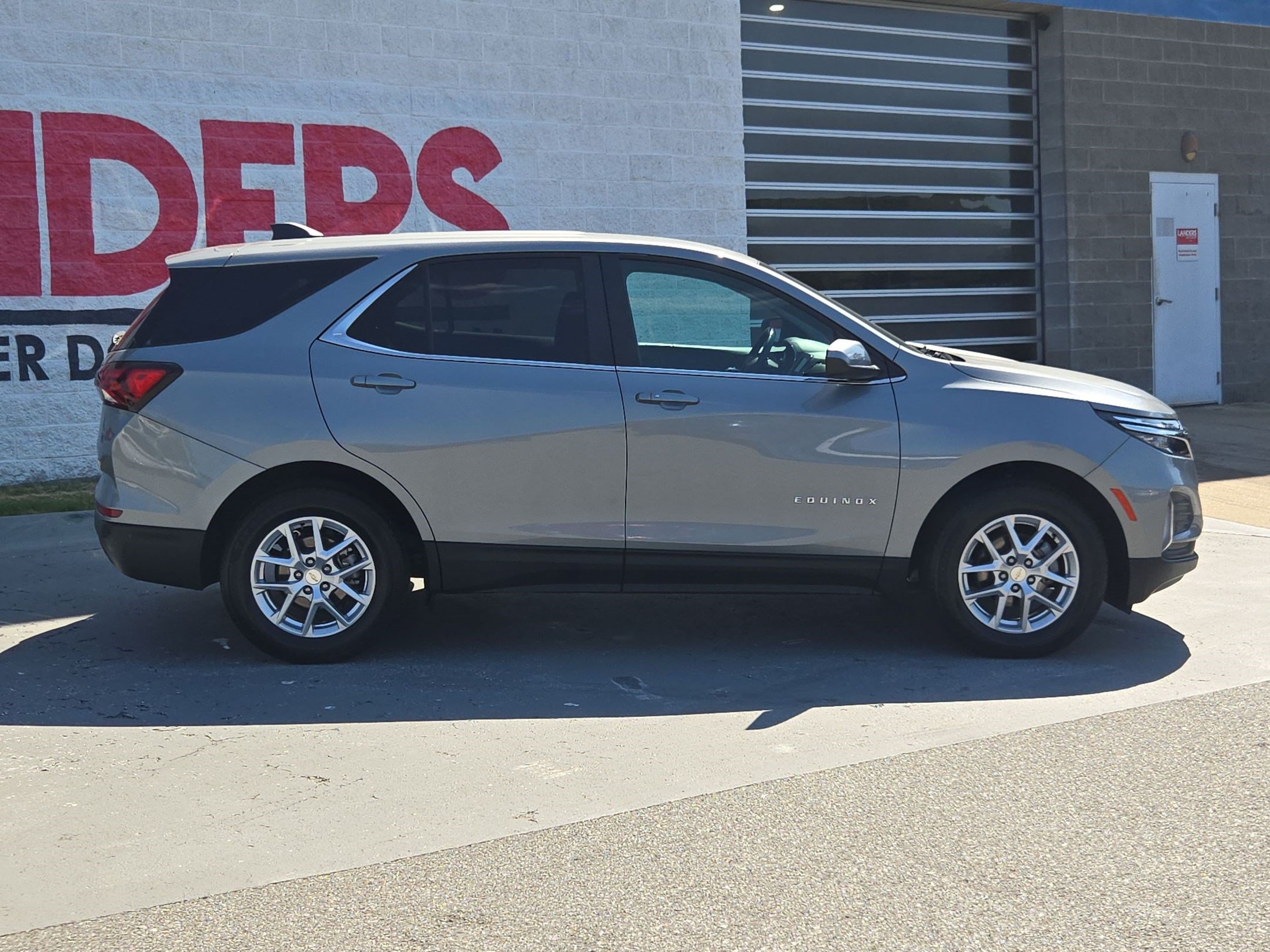 Used 2024 Chevrolet Equinox LT AWD/4WD image 8
