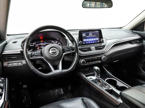 Used 2024 Nissan Altima 2.5 SR FWD image 5