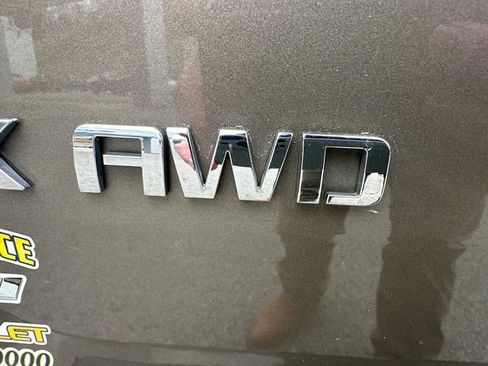 Used 2021 Chevrolet Trax LT w/ Premium Seat Package image 12