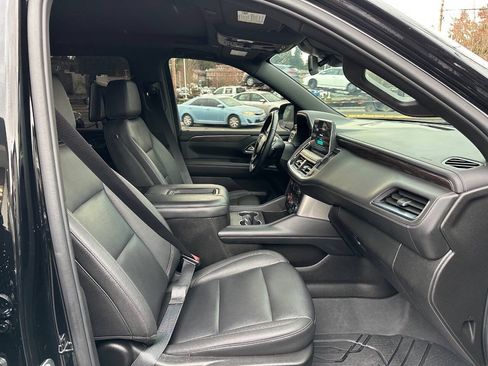 Used 2023 Chevrolet Suburban Z71 w/ Z71 Off-Road Package AWD/4WD image 18