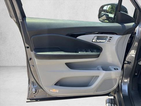 Used 2017 Honda Ridgeline RTL-E image 9
