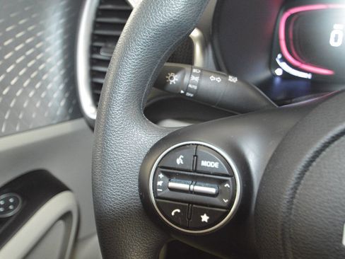 Used 2025 Kia Soul LX FWD image 29