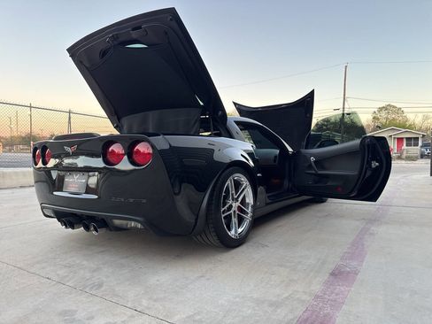 Used 2007 Chevrolet Corvette Z06 w/ Preferred Equipment Group image 29