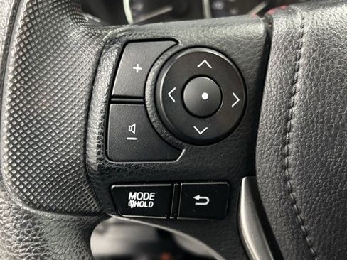 Used 2015 Toyota Corolla LE image 18