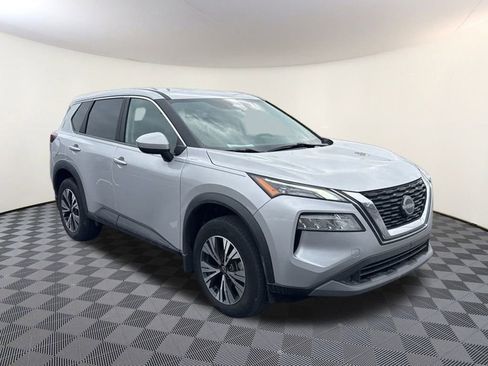 Used 2023 Nissan Rogue SV image 1