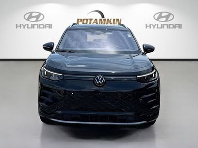 Used 2025 Volkswagen Tiguan SEL R-Line