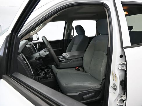 Used 2018 RAM 3500 Tradesman w/ Chrome Appearance Group image 10