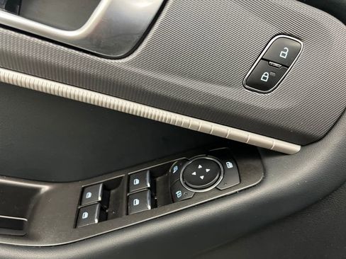 Used 2025 Ford Explorer ST-Line w/ ST-Line Street Pack image 12