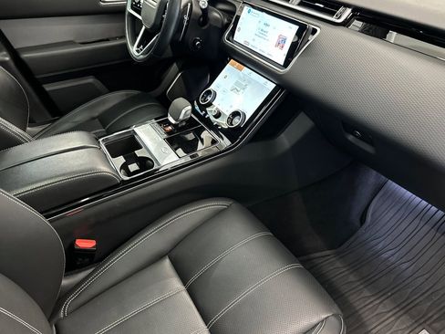 Certified 2021 Land Rover Range Rover Velar R-Dynamic S image 32