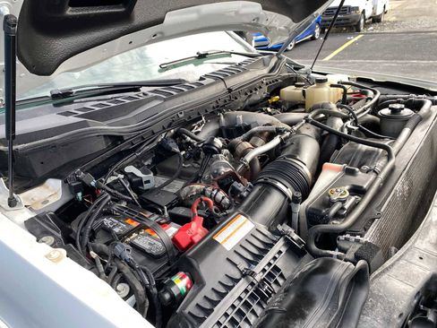 Used 2020 Ford F550 4x4 Regular Cab Super Duty image 7