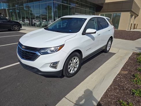 Used 2019 Chevrolet Equinox LT w/ Driver Convenience Package FWD image 1