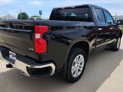 Used 2023 Chevrolet Silverado 1500 LTZ w/ Z71 Off-Road Package AWD/4WD image 5