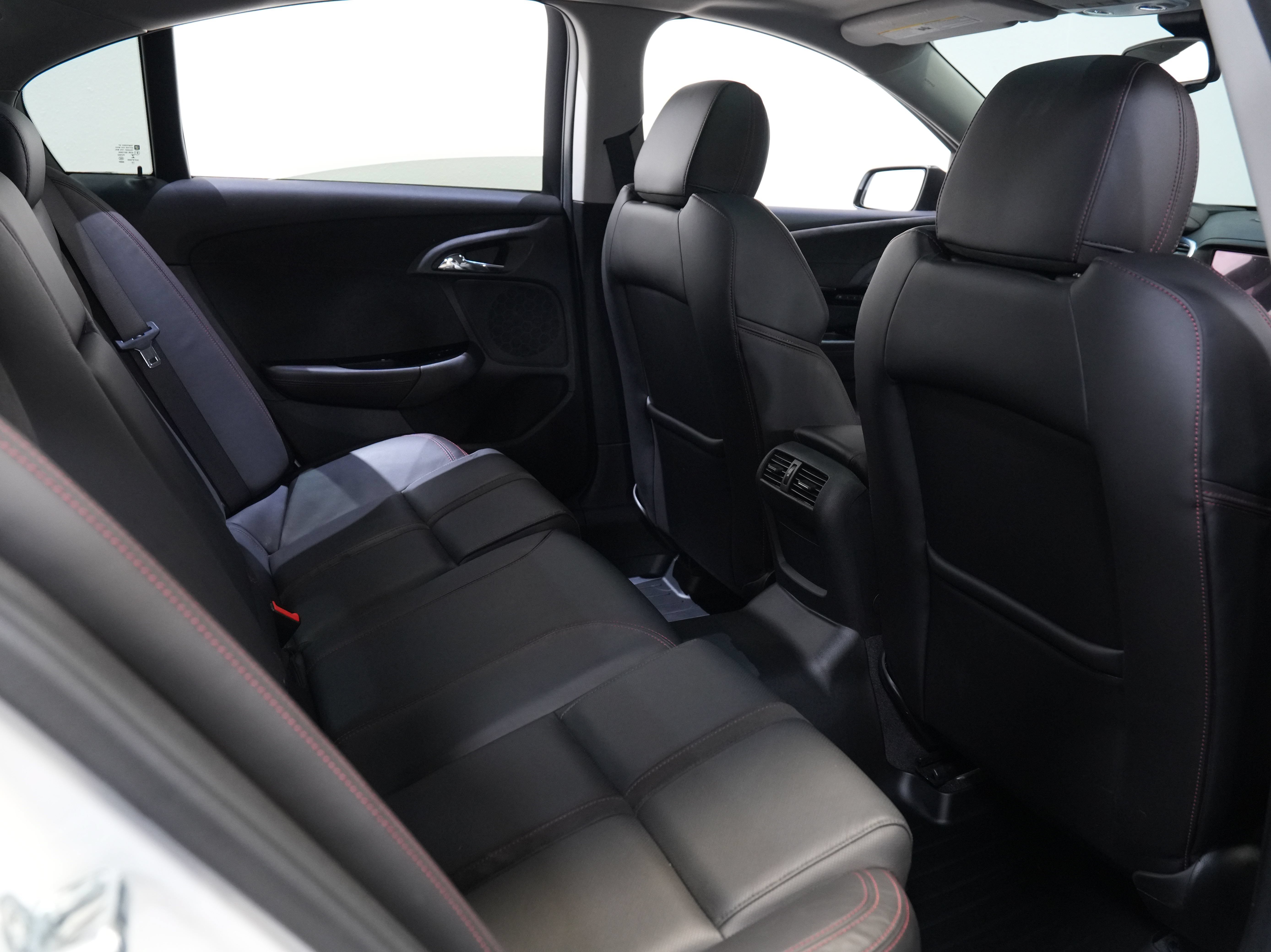 Used 2015 Chevrolet SS RWD image 38