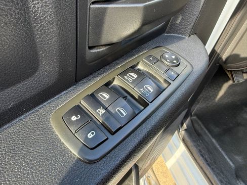 Used 2013 RAM 2500 Tradesman w/ Chrome Appearance Group image 23