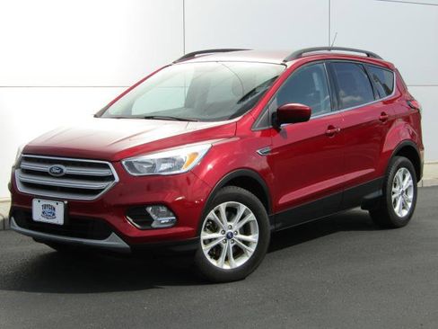 Certified 2018 Ford Escape SE w/ SE Sync 3 Package AWD/4WD image 26
