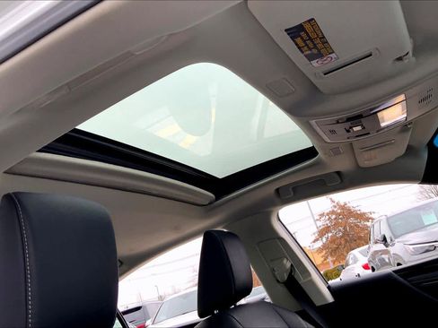 Used 2019 Lexus ES 300h w/ Premium Package image 14