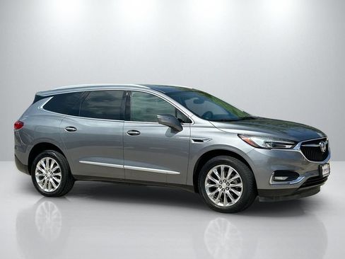 Used 2020 Buick Enclave Essence w/ Sound and Sites Package FWD image 4