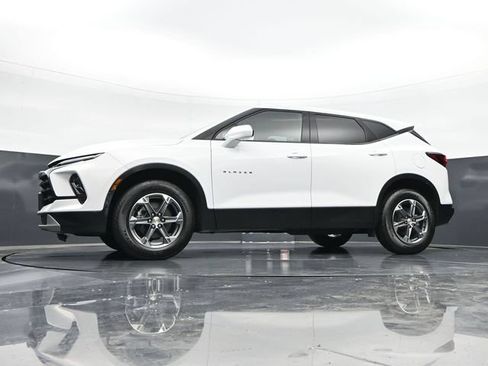 Used 2025 Chevrolet Blazer LT FWD image 43