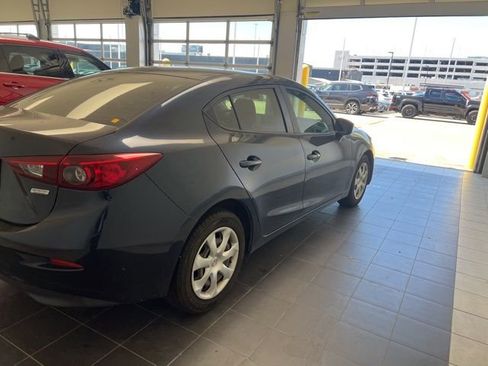 Used 2018 MAZDA MAZDA3 Sport image 6
