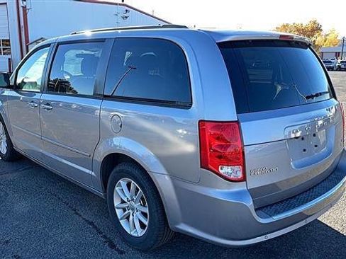 Used 2016 Dodge Grand Caravan SXT w/ Rear Park Assist Package image 4