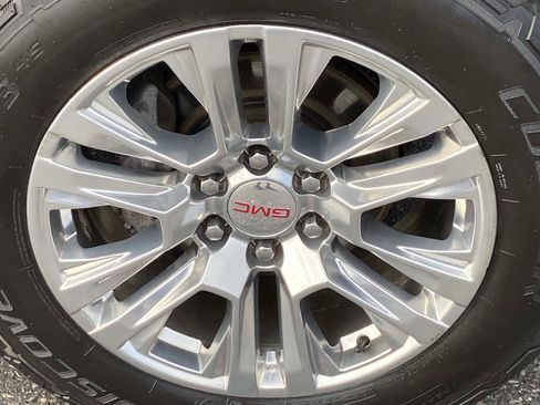 Used 2019 GMC Sierra 1500 Denali w/ LPO, GMC Protection Package AWD/4WD image 30
