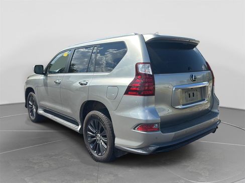 Used 2022 Lexus GX 460 Premium w/ Accessory Package AWD/4WD image 2