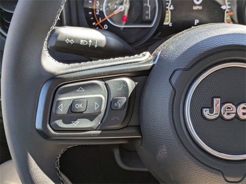 New 2025 Jeep Wrangler Unlimited Rubicon w/ Technology Group image 25