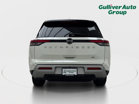 Used 2023 Nissan Pathfinder SL FWD image 7