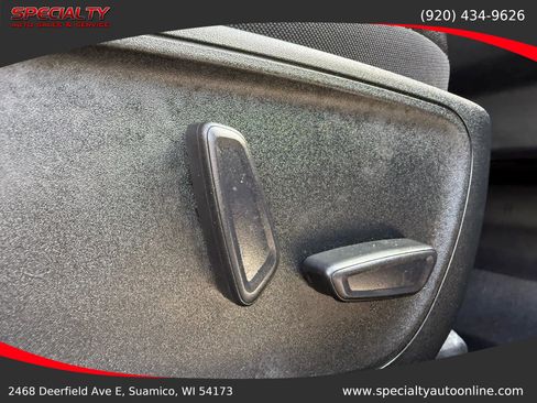 Used 2020 Ford Escape Titanium image 25