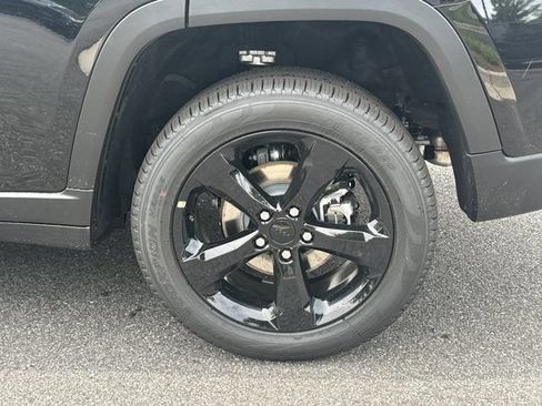 New 2026 Jeep Grand Cherokee Limited AWD/4WD image 18