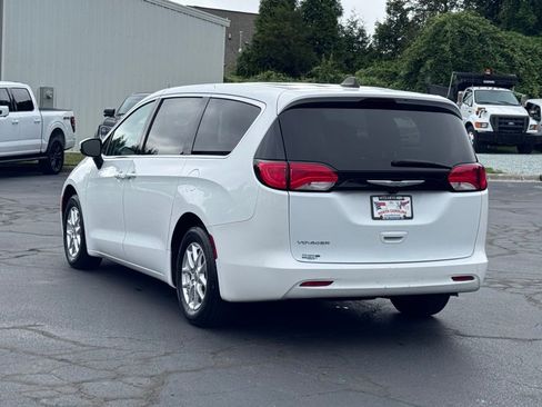 Used 2023 Chrysler Voyager LX FWD image 35
