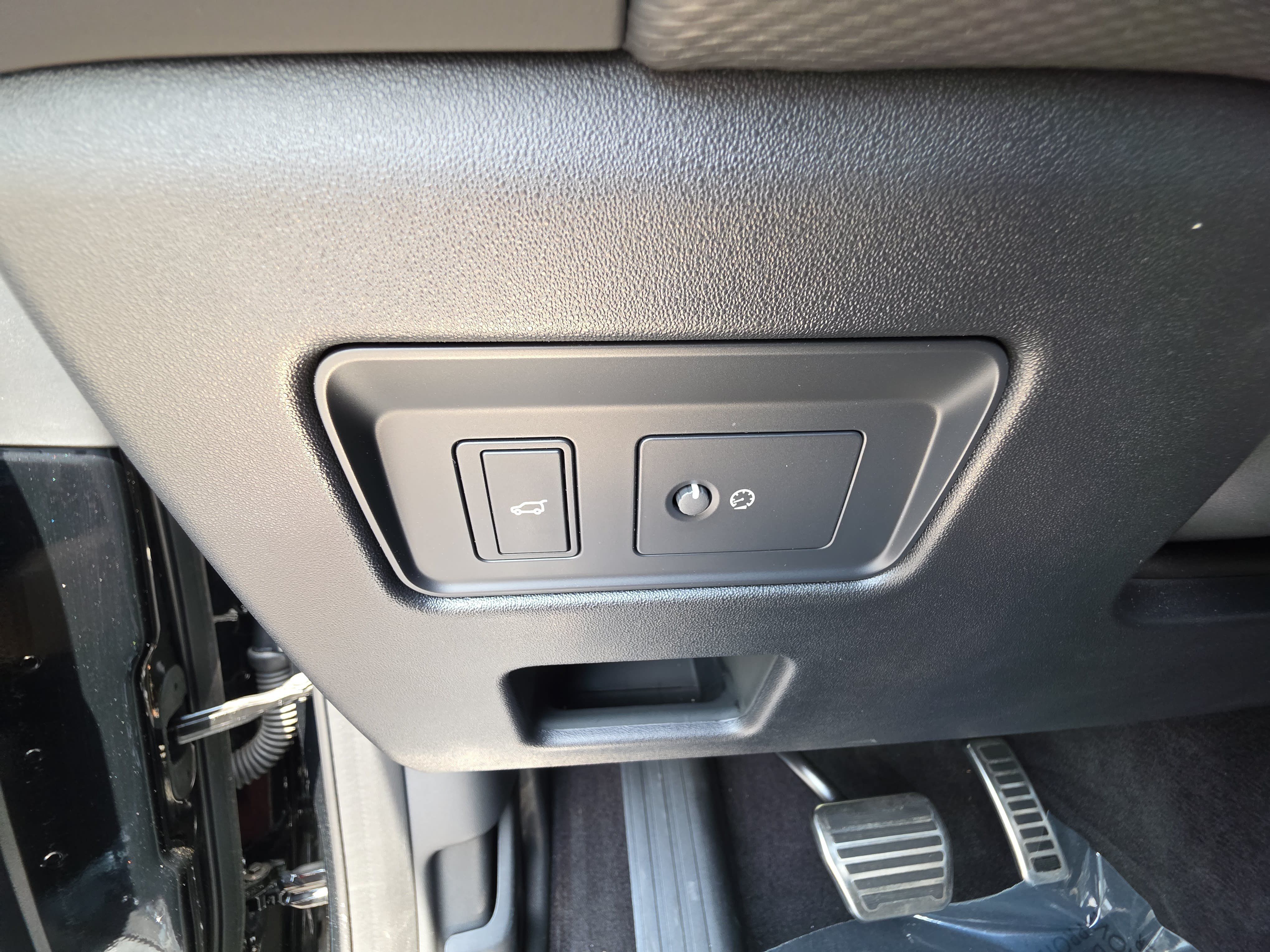 Certified 2025 Land Rover Discovery Dynamic SE AWD/4WD image 15