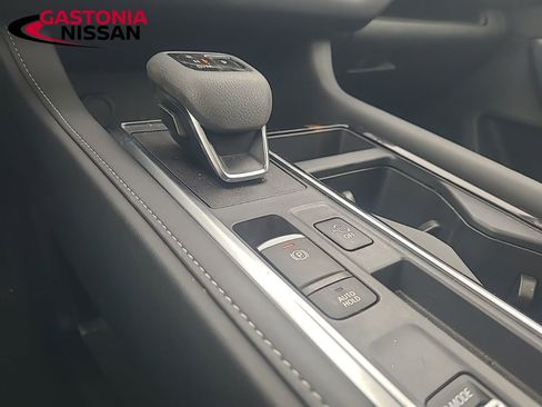 Used 2024 Nissan Pathfinder SL w/ SL Premium Package image 44