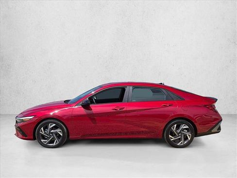 Certified 2025 Hyundai Elantra Sport FWD image 2