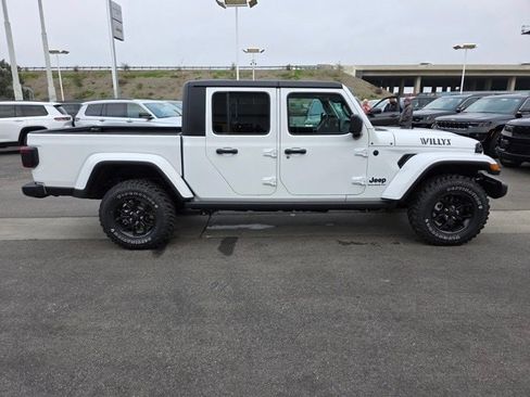 New 2026 Jeep Gladiator Sport image 8